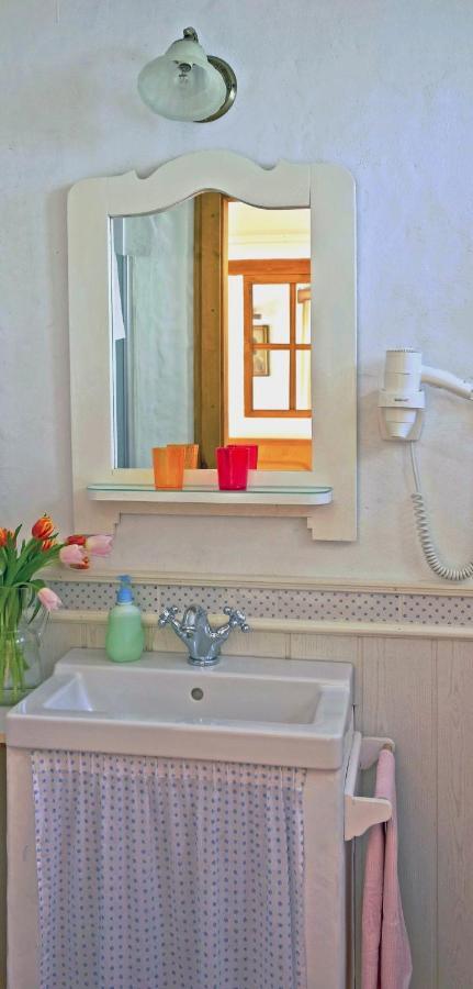 B B Guesthouse ตีฮานี ภายนอก รูปภาพ